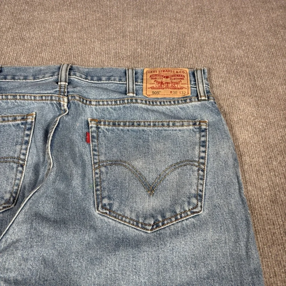 Levis 505 Jeans Mens 38x32 Regular Fit‎ Straight Leg Light Wash Blue Denim Y2K